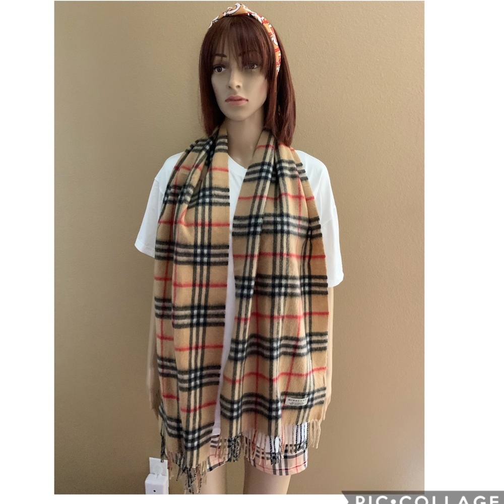 ❤️SOLD❤️ Vintage Burberry scarf